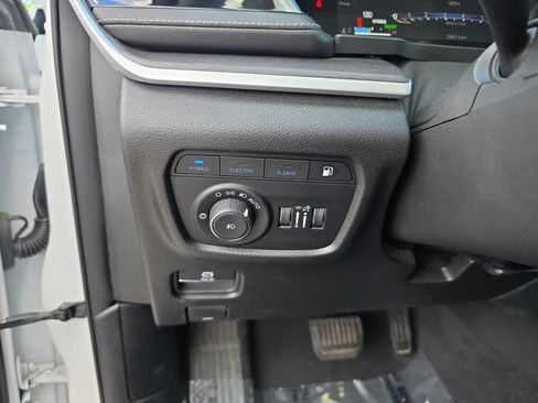 Used 2023 Jeep Grand Cherokee 4WD 4xe image 23