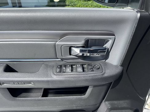 Used 2022 RAM 1500 Classic SLT RWD image 39