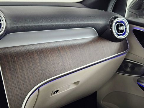 New 2025 Mercedes-Benz GLC 300 4MATIC image 39