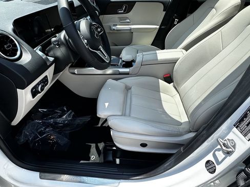 Used 2021 Mercedes-Benz GLB 250 image 10
