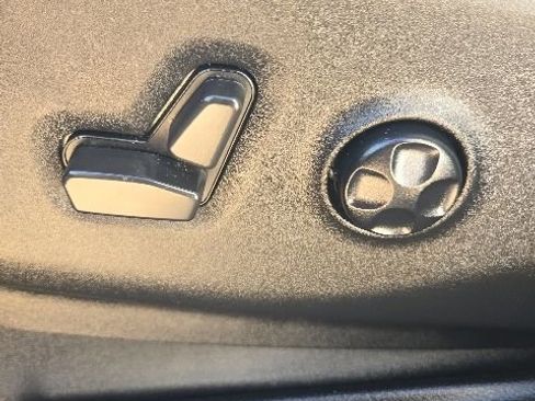 Used 2021 Chrysler Pacifica Touring w/ Cold Weather Group AWD/4WD image 15