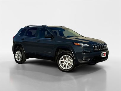 Used 2018 Jeep Cherokee Latitude Plus w/ Comfort/Convenience Group