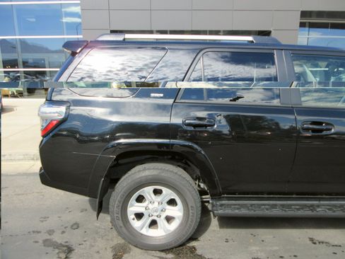 Used 2024 Toyota 4Runner SR5 AWD/4WD image 10