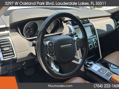 Used 2017 Land Rover Discovery HSE AWD/4WD image 21