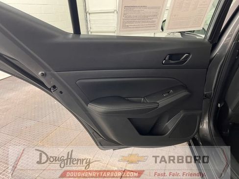 Used 2025 Nissan Altima 2.5 SV FWD image 33