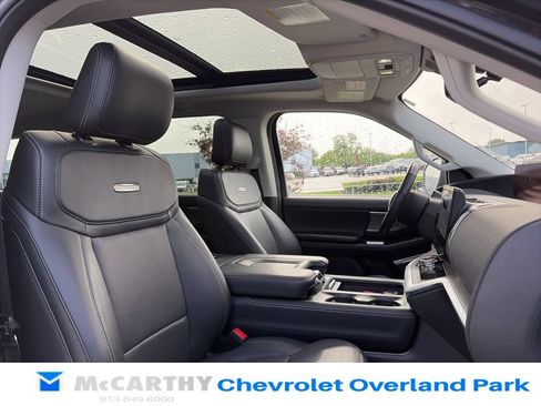 Used 2025 Ford Expedition Platinum AWD/4WD image 39