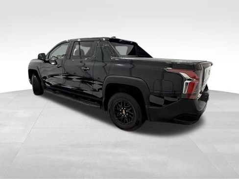 Used 2025 Chevrolet Silverado EV LT image 2