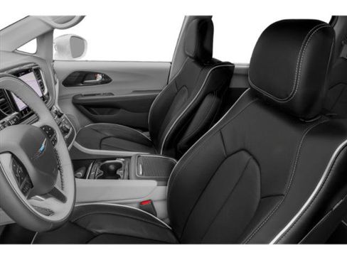 Used 2023 Chrysler Pacifica Touring-L FWD image 12