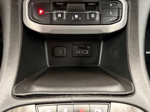 Used 2023 GMC Acadia SLT FWD image 53