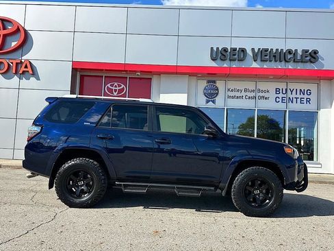 Certified 2018 Toyota 4Runner SR5 Premium AWD/4WD image 6