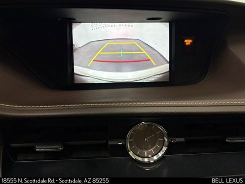 Used 2017 Lexus ES 300h FWD image 19
