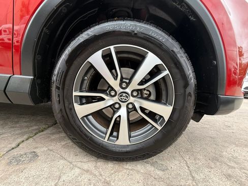 Used 2017 Toyota RAV4 XLE FWD image 28