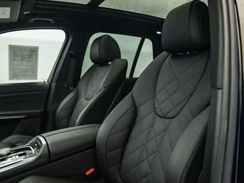 Used 2026 BMW X5 sDrive40i w/ Premium Package image 18