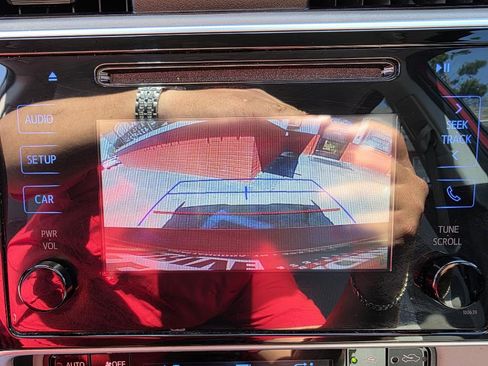 Used 2017 Toyota Corolla LE image 29