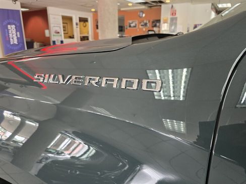 Used 2025 Chevrolet Silverado 1500 LT AWD/4WD image 32