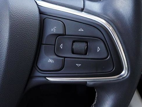Used 2022 Buick Envision Avenir w/ Technology Package II image 16