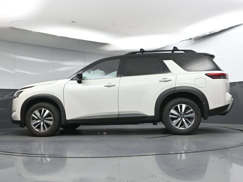 Used 2023 Nissan Pathfinder SL AWD/4WD image 30