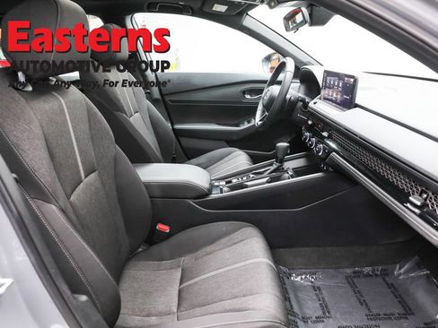 Used 2025 Honda Accord Sport image 23