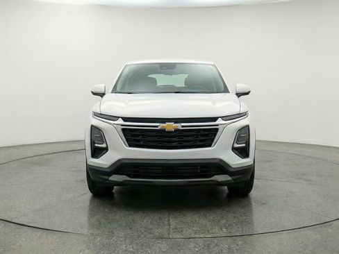 Used 2025 Chevrolet Equinox LT image 2