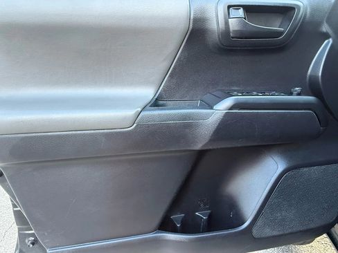 Used 2020 Toyota Tacoma SR image 16