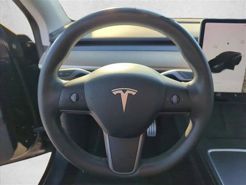 Used 2021 Tesla Model Y Performance image 10