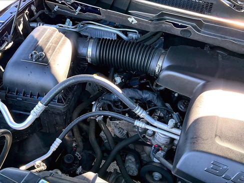 Used 2017 RAM 1500 Express image 32