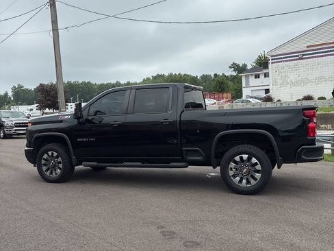 Used 2024 Chevrolet Silverado 2500 Custom w/ Custom Value Package AWD/4WD image 6