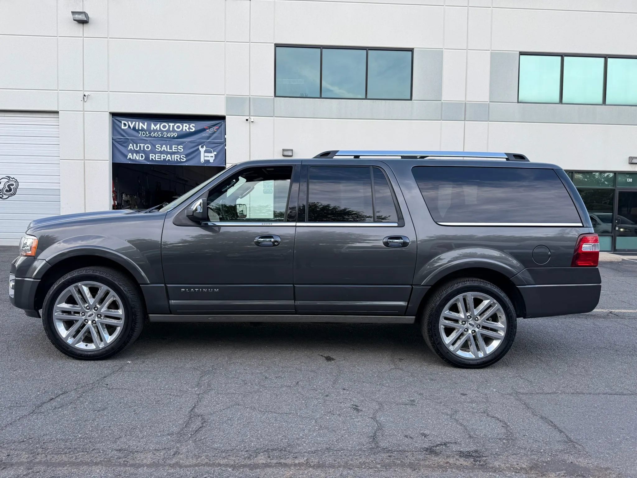 Used 2017 Ford Expedition EL Platinum AWD/4WD image 10