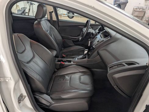 Used 2015 Ford Focus SE w/ Equipment Group 201A FWD image 18