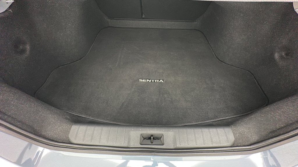Used 2025 Nissan Sentra SR FWD image 23