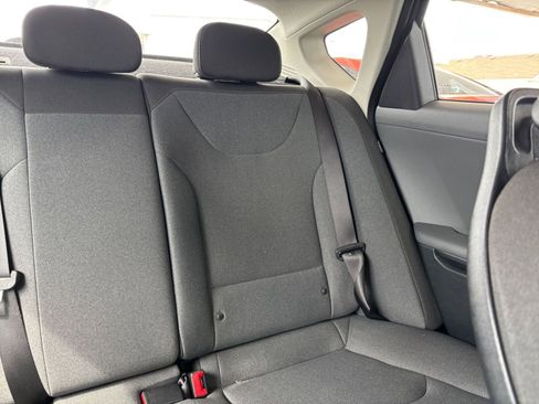 Used 2025 Kia K4 LXS image 36