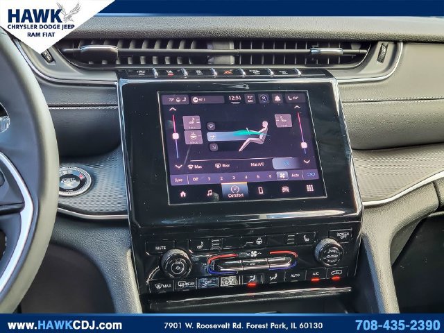 Certified 2025 Jeep Grand Cherokee Altitude AWD/4WD image 21