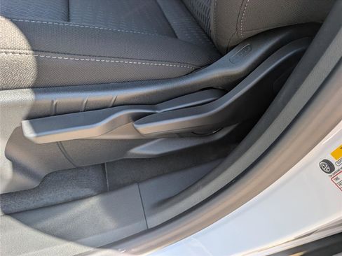 New 2026 Chevrolet Equinox LT w/ Safety and Technology Package image 33