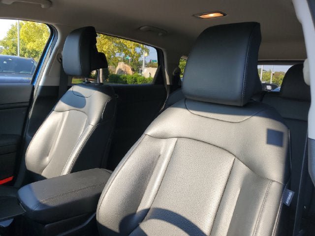 Used 2025 Kia Sportage EX FWD image 24