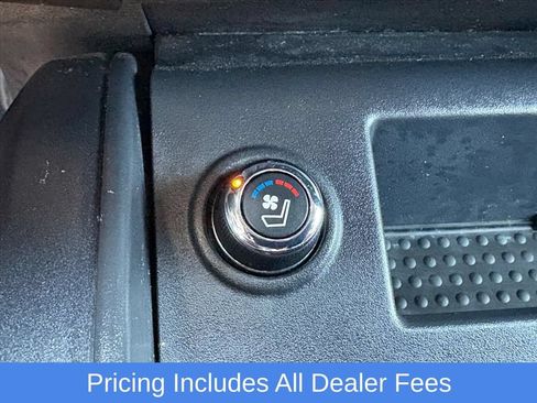 Used 2021 Nissan Titan PRO-4X w/ Pro-4x Convenience Package AWD/4WD image 16