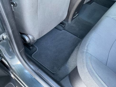 Used 2017 Chevrolet Cruze LT image 29