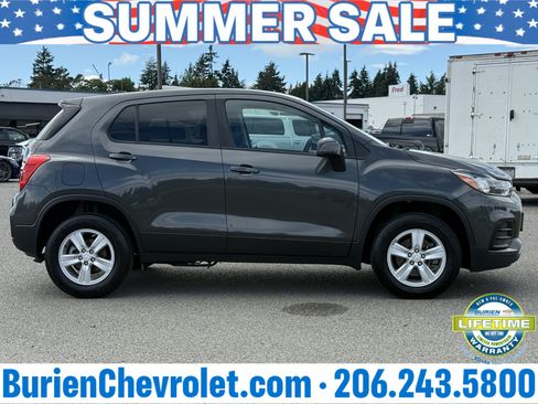 Used 2020 Chevrolet Trax LS w/ Tint and Cruise Package AWD/4WD image 6