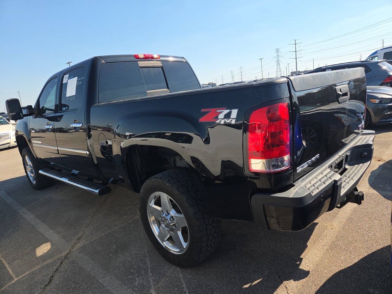 Used 2014 GMC Sierra 2500 Denali w/ Suspension Package, Off-Road AWD/4WD image 7