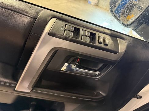 Used 2015 Toyota 4Runner SR5 Premium RWD image 6