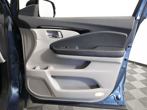 Used 2016 Honda Pilot Touring image 28