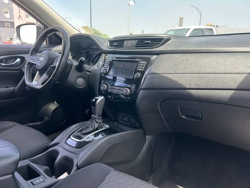 Used 2018 Nissan Rogue SV FWD image 34