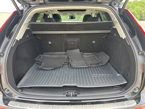 Certified 2024 Volvo XC60 B5 Core w/ Protection Package Premier AWD/4WD image 35