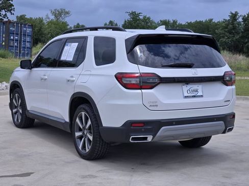 Used 2024 Honda Pilot Touring image 6