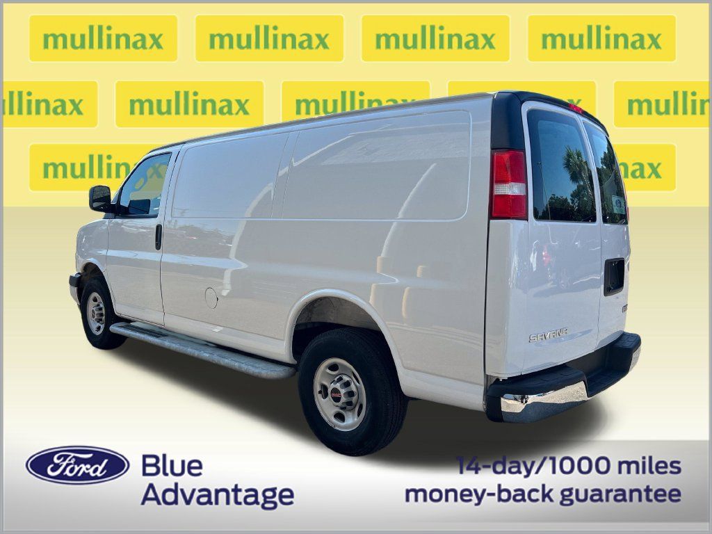 Used 2025 GMC Savana 2500 w/ Driver Convenience Package RWD image 3