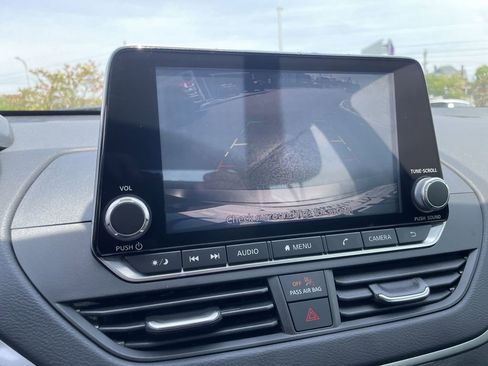 Used 2020 Nissan Altima 2.5 S FWD image 12