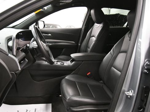 Used 2025 Cadillac XT4 Premium Luxury image 9