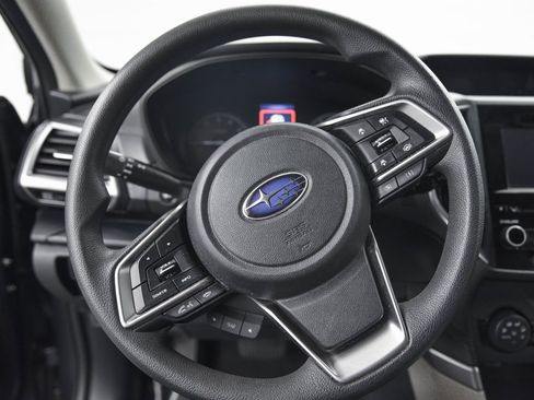 Used 2023 Subaru Forester Base image 17