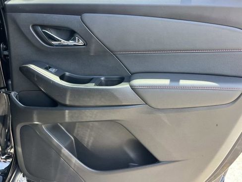 Used 2023 Chevrolet Traverse RS w/ LPO, Floor Liner Package FWD image 26