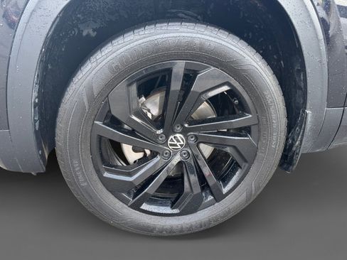 Certified 2023 Volkswagen Atlas SE w/ Black Wheel Package image 16