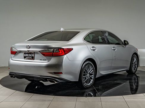 Used 2018 Lexus ES 350 w/ Premier Package FWD image 5